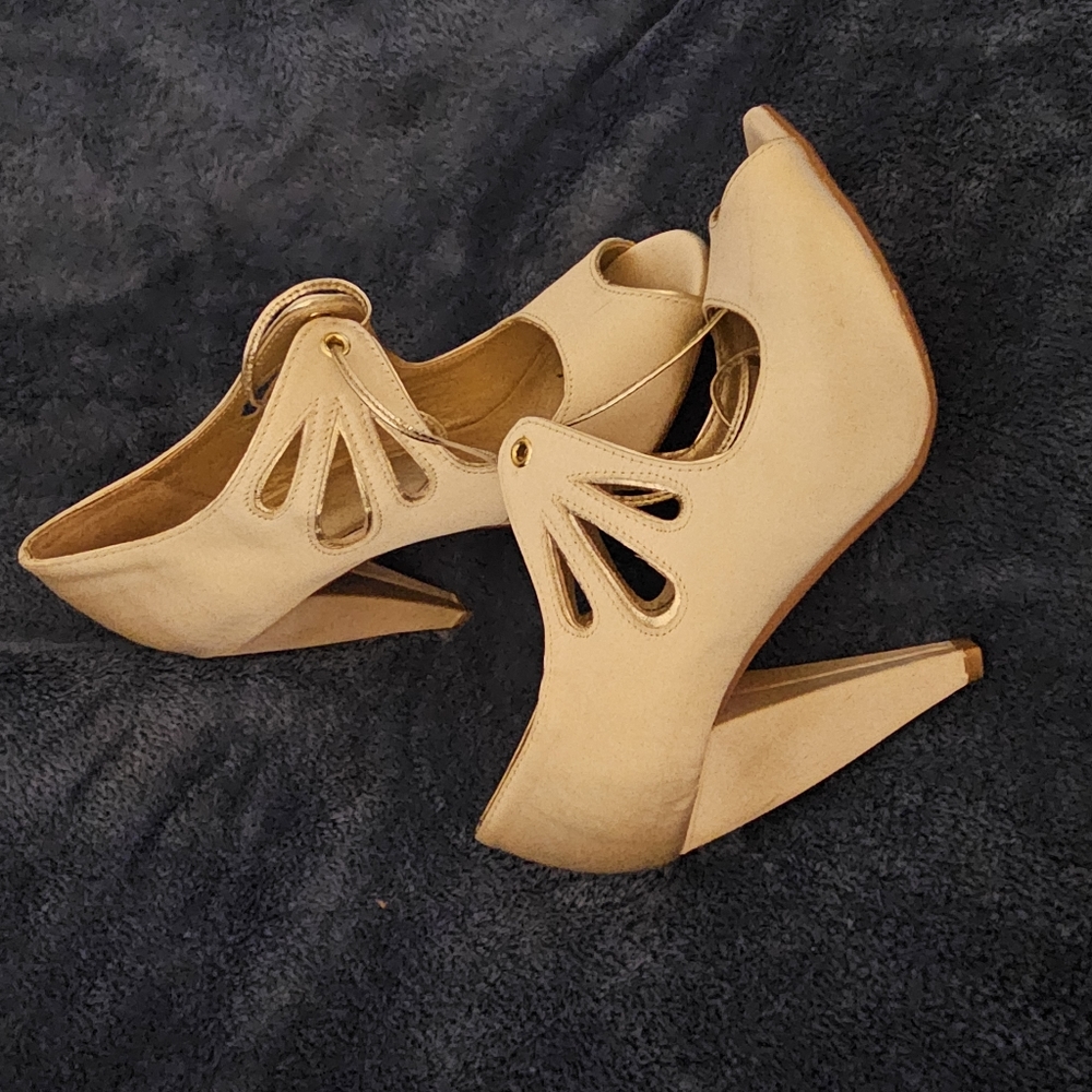 Seychelles Heels